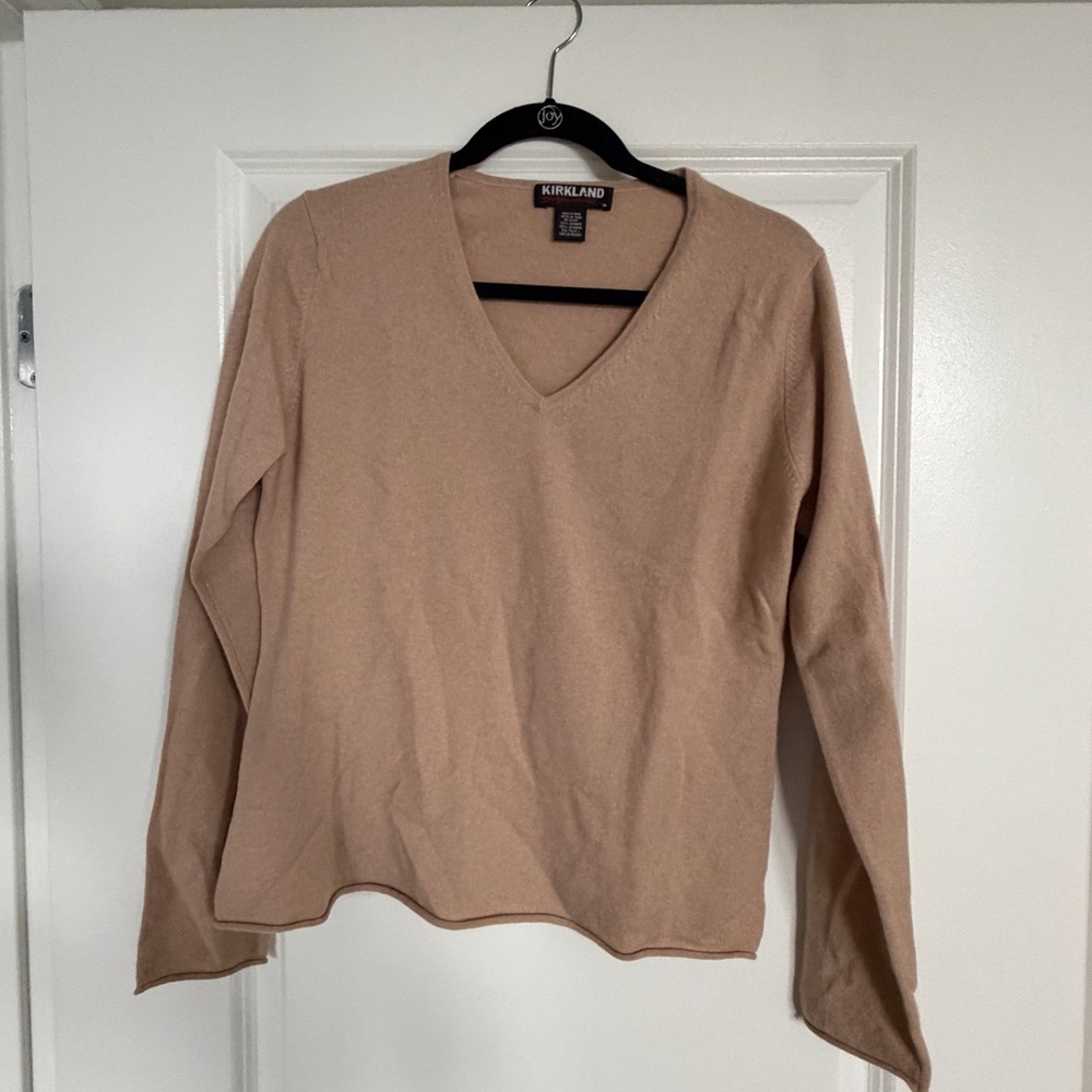 Kirkland Signature Women's Beige Long Sleeve V-Neck Top